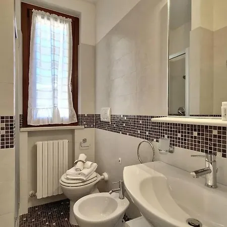 Daire Centro Wifi Clima - 6 Ospiti - 2 Piani 2 Bagni *