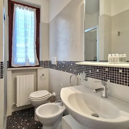 Daire Centro Wifi Clima - 6 Ospiti - 2 Piani 2 Bagni Civitanova Marche